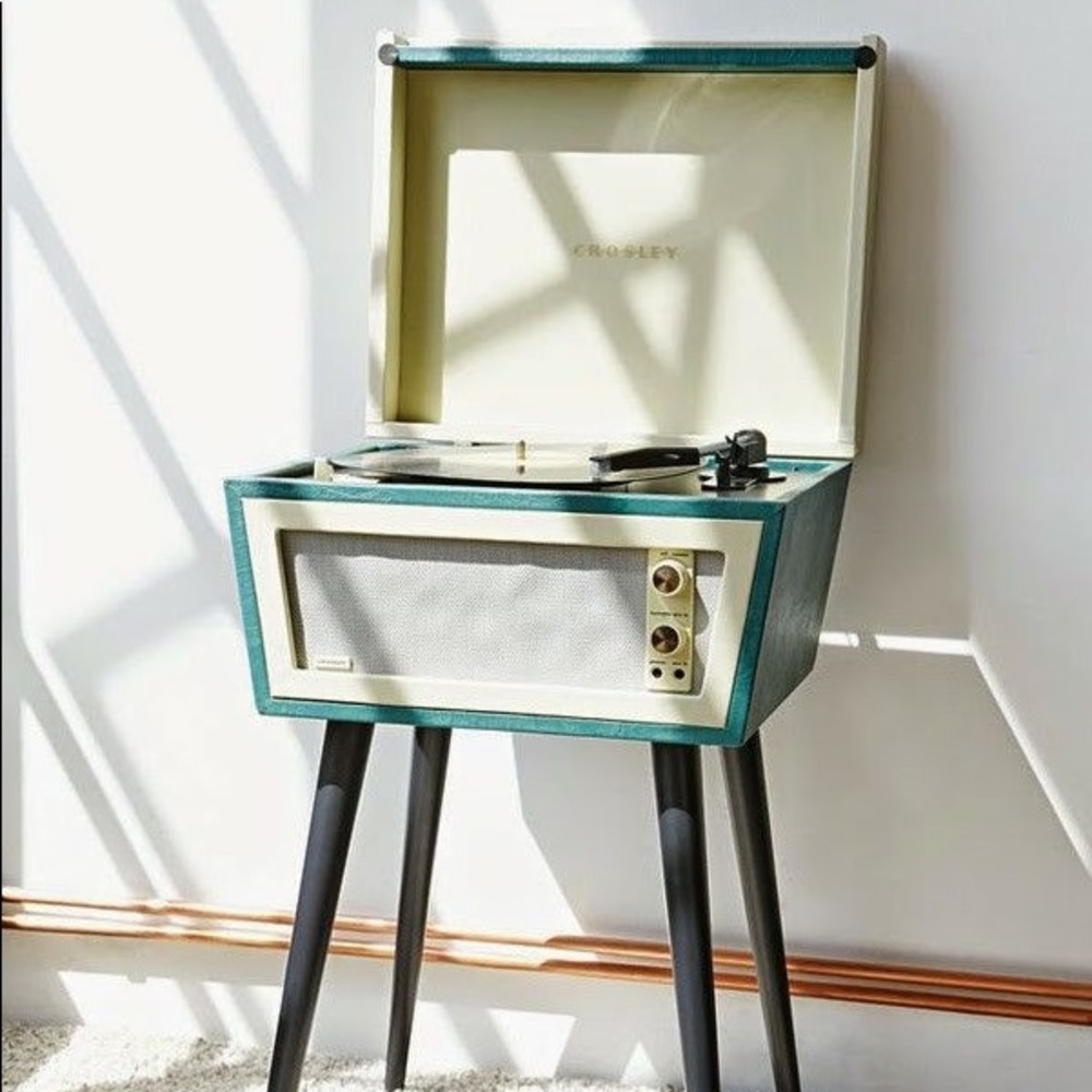 COPY - Crosley Dansette Sterling Turntable with A…